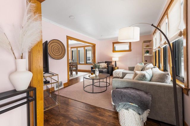 828 E Silver Spring DRIVE, Whitefish Bay, WI 53217