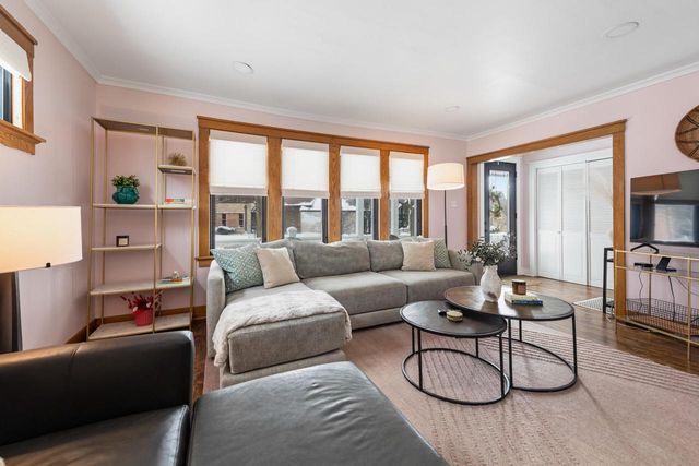 828 E Silver Spring DRIVE, Whitefish Bay, WI 53217