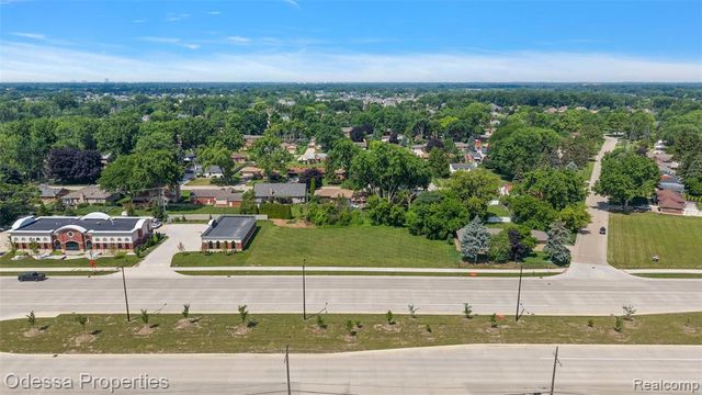42401 Mound Road, Sterling Heights, MI 48314