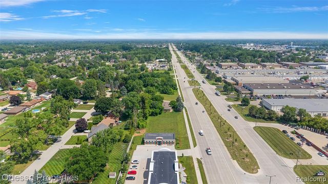 42401 Mound Road, Sterling Heights, MI 48314