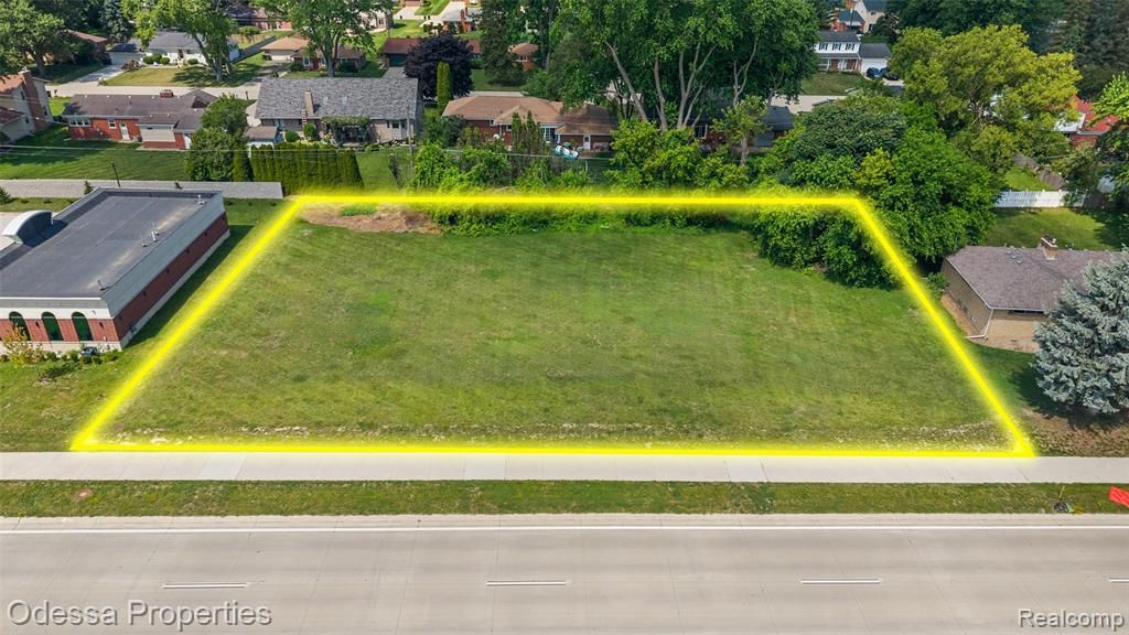 42401 Mound Road, Sterling Heights, MI 48314