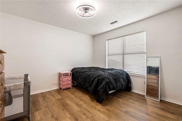 1543 E Cardinal Drive, Fayetteville, AR 72703