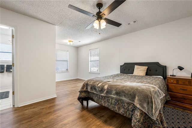 1543 E Cardinal Drive, Fayetteville, AR 72703