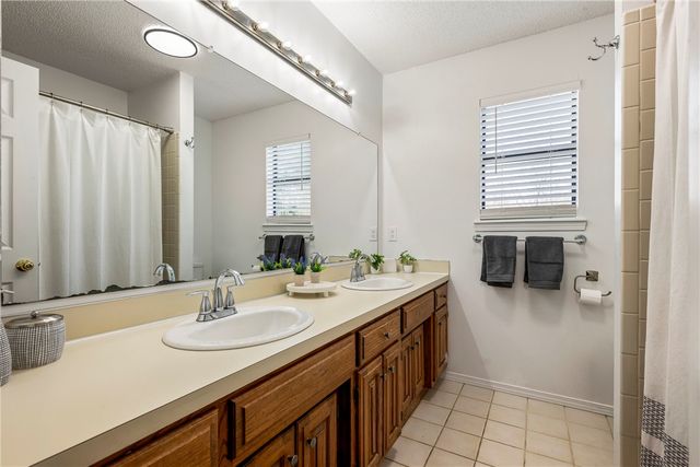 1543 E Cardinal Drive, Fayetteville, AR 72703