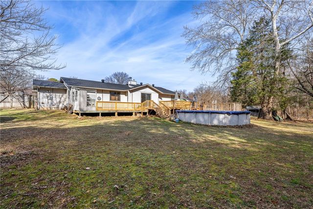 1543 E Cardinal Drive, Fayetteville, AR 72703