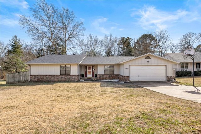 1543 E Cardinal Drive, Fayetteville, AR 72703