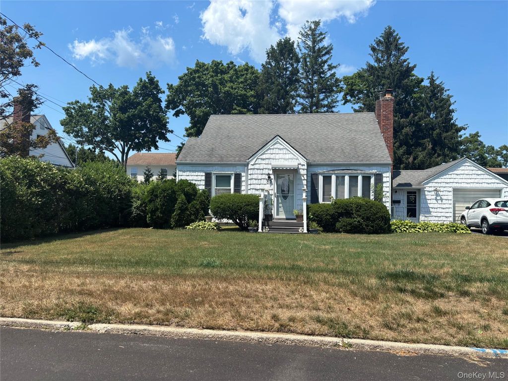 85 Harris Street, Patchogue, NY 11772 — exterior