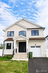 46 Foyer Street, Edison, NJ 08817