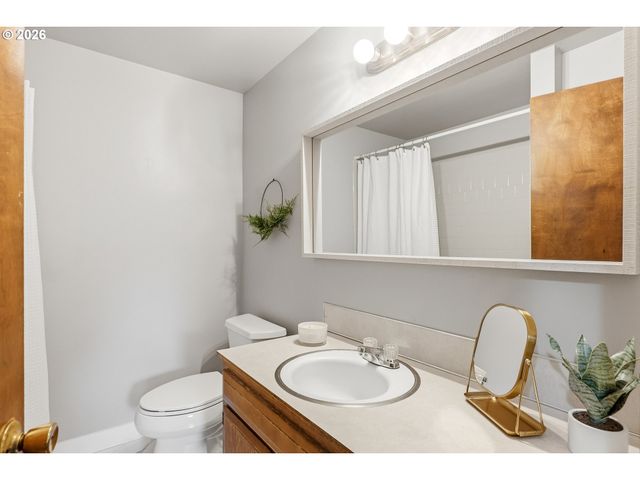 12360 Sw KATHERINE St, Tigard, OR 97223