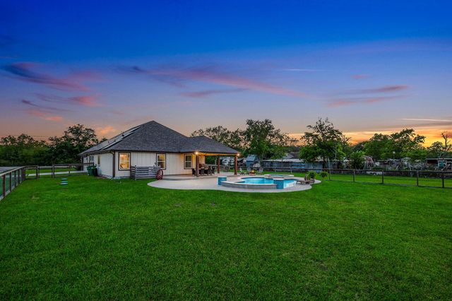 12751 County Road 283, Alvin, TX 77511