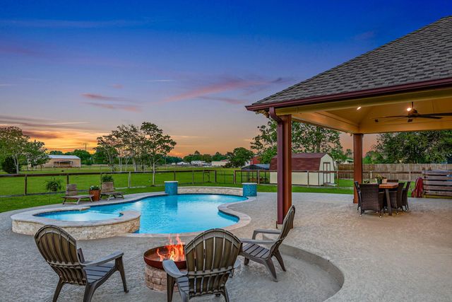 12751 County Road 283, Alvin, TX 77511