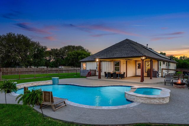 12751 County Road 283, Alvin, TX 77511