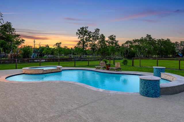 12751 County Road 283, Alvin, TX 77511