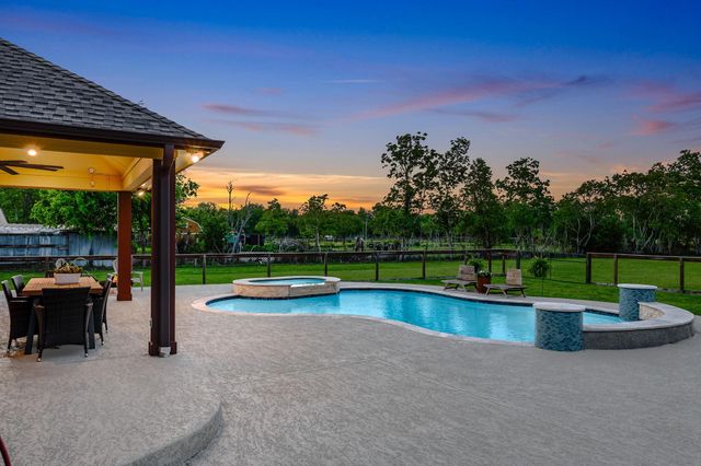 12751 County Road 283, Alvin, TX 77511