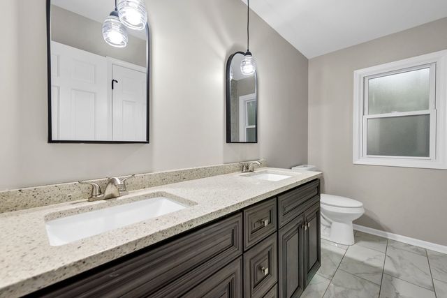 230 Saint Andrews Drive, Bolingbrook, IL 60440