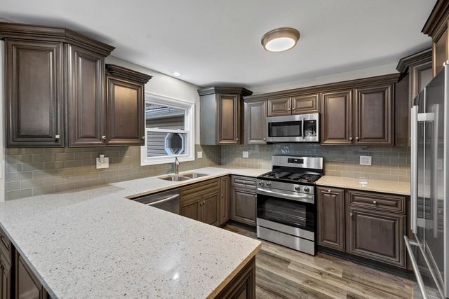230 Saint Andrews Drive, Bolingbrook, IL 60440
