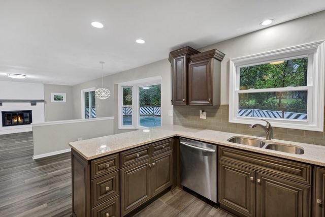 230 Saint Andrews Drive, Bolingbrook, IL 60440