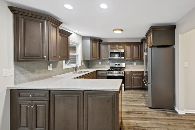 230 Saint Andrews Drive, Bolingbrook, IL 60440