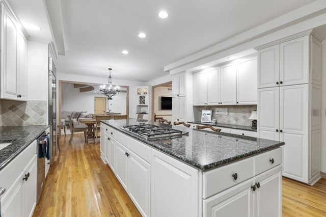 4840 Paddington Way, Powell, OH 43065