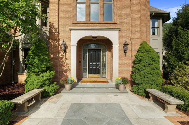 4840 Paddington Way, Powell, OH 43065