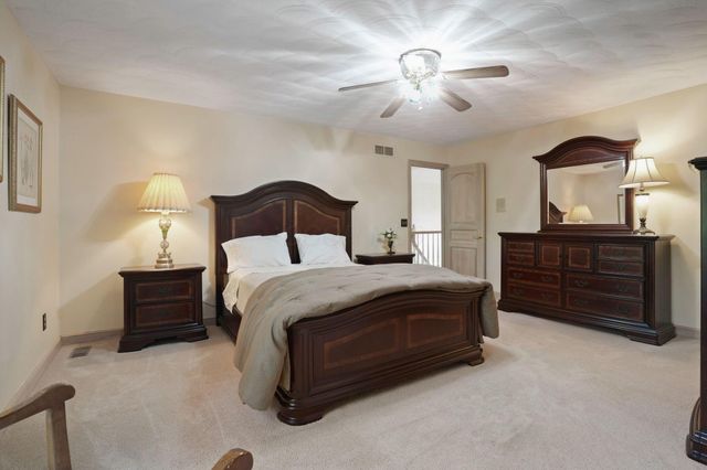 4840 Paddington Way, Powell, OH 43065