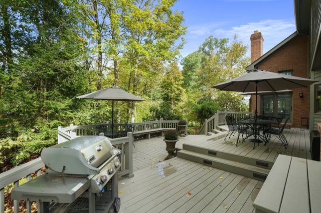 4840 Paddington Way, Powell, OH 43065