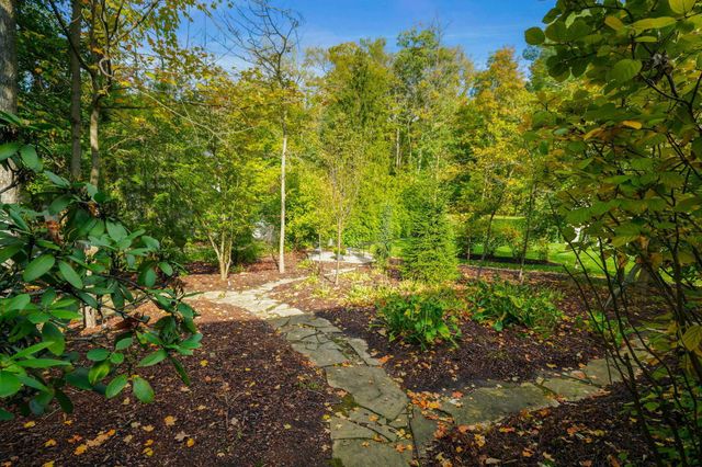 4840 Paddington Way, Powell, OH 43065