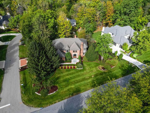 4840 Paddington Way, Powell, OH 43065