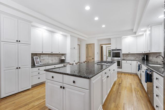 4840 Paddington Way, Powell, OH 43065