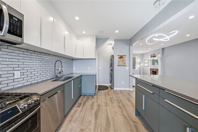 4037 Windsor St, Greenfield, PA 15217