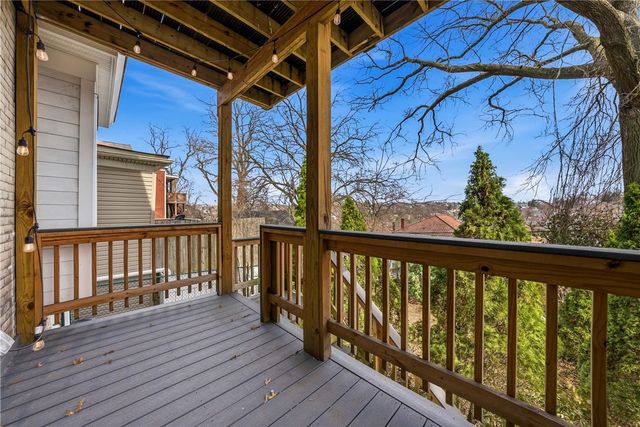 4037 Windsor St, Greenfield, PA 15217