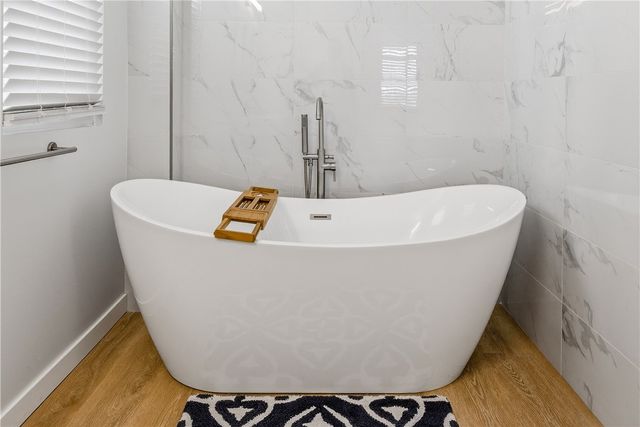 4037 Windsor St, Greenfield, PA 15217