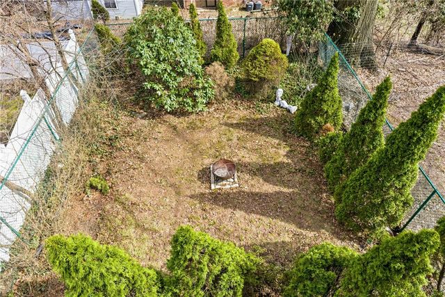 4037 Windsor St, Greenfield, PA 15217