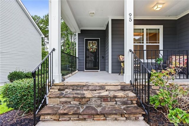 95 Valley Brook Lane, Spring Lake, NC 28390