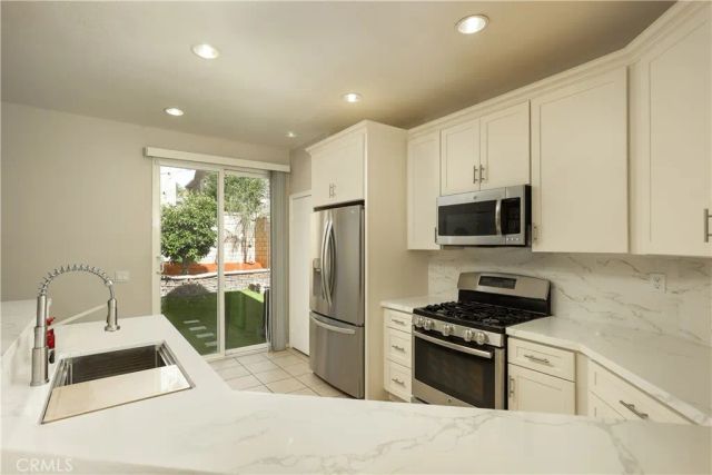28215 Clementine Drive, Saugus, CA 91350