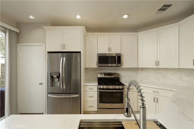 28215 Clementine Drive, Saugus, CA 91350