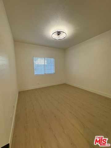 5620 Yolanda Avenue 111, Tarzana (los Angeles), CA 91356