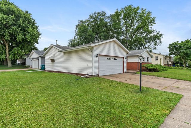 4336 26th Avenue, Moline, IL 61265