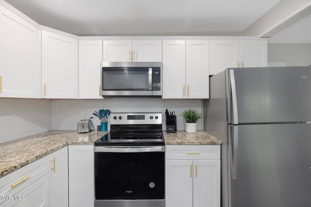 1216 Bluff City Highway, Bristol, TN 37620