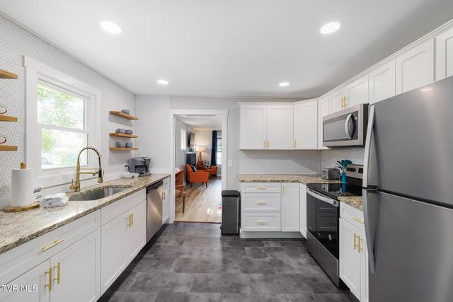 1216 Bluff City Highway, Bristol, TN 37620