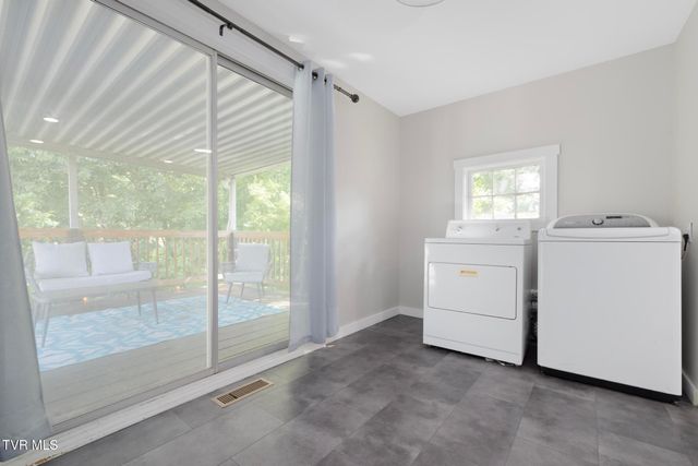 1216 Bluff City Highway, Bristol, TN 37620