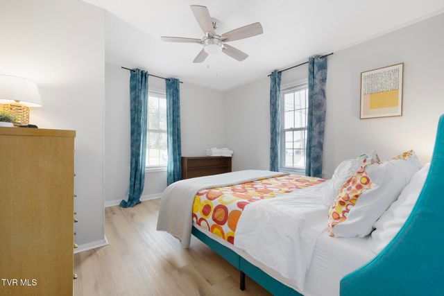 1216 Bluff City Highway, Bristol, TN 37620