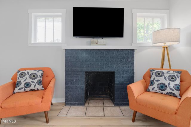 1216 Bluff City Highway, Bristol, TN 37620