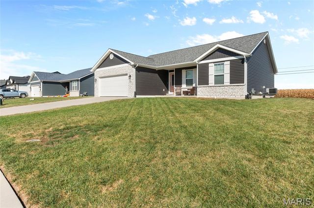 536 Eisenhower Boulevard, Troy, IL 62294