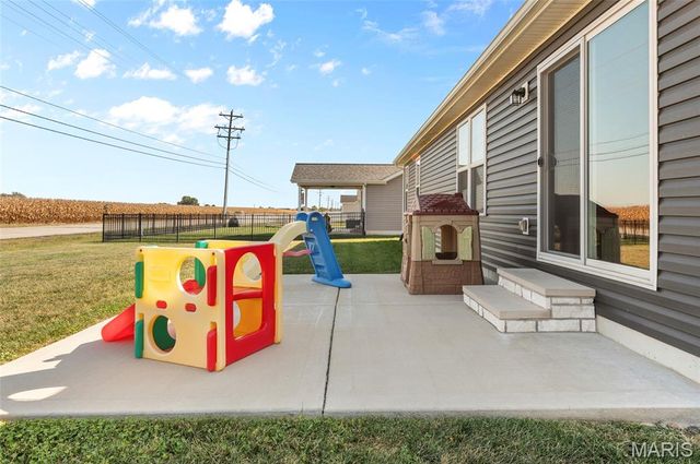 536 Eisenhower Boulevard, Troy, IL 62294