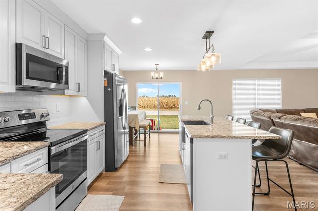 536 Eisenhower Boulevard, Troy, IL 62294