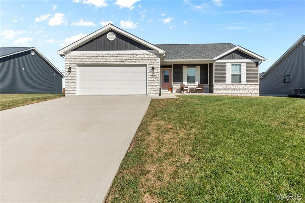 536 Eisenhower Boulevard, Troy, IL 62294