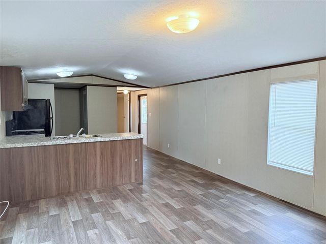 7648 Sh 75 S 15, Huntsville, TX 77340