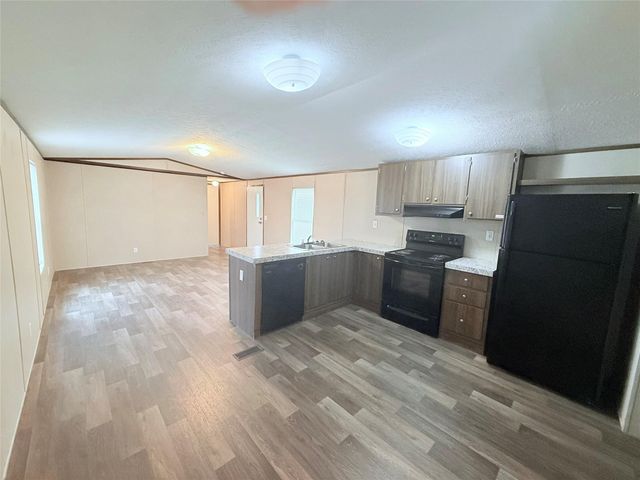 7648 Sh 75 S 15, Huntsville, TX 77340