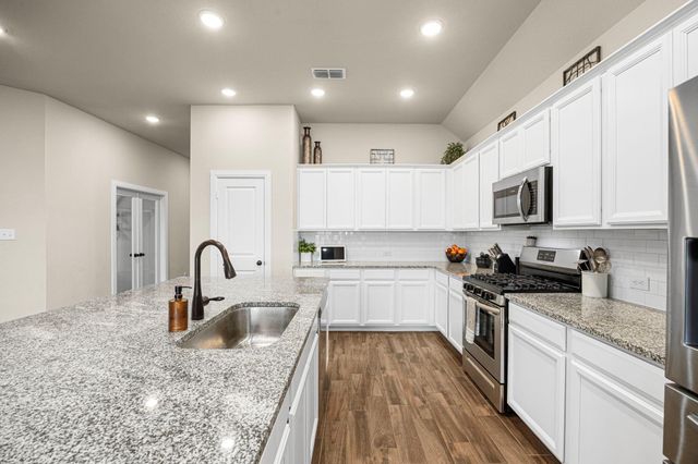 10419 Hay Meadow Drive, Iowa Colony, TX 77583